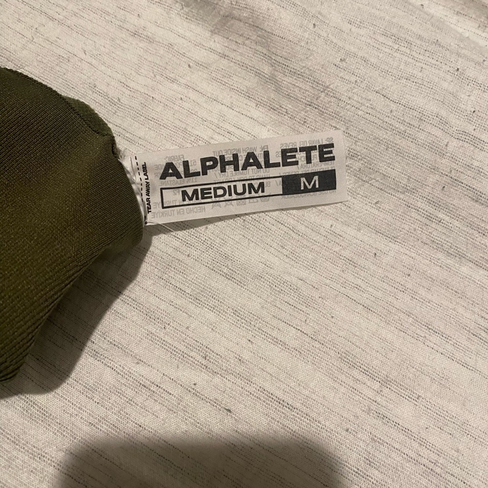 Alphalete Olive green leggings. Size medium - Picture 3 of 3